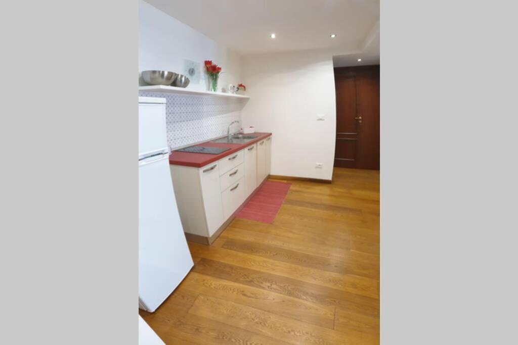 Dimora Maqueda Apartment ปาแลร์โม ภายนอก รูปภาพ